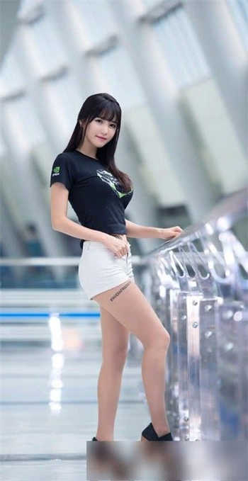 爱情公寓2婚纱店的