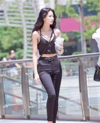 东精影业蛇精女演员