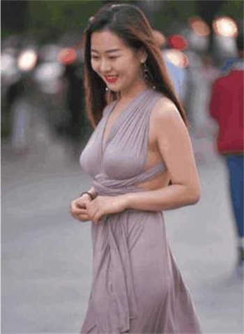 烧烤派对上醉酒的主妇