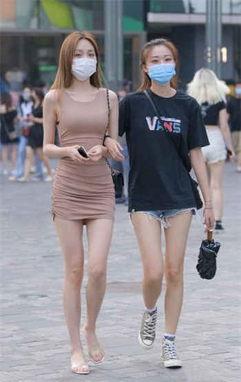 什么的草地填词语