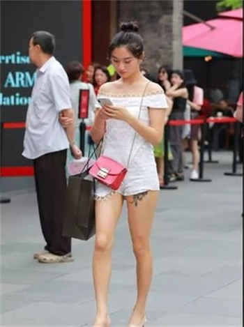 男友吃我的小头头片段