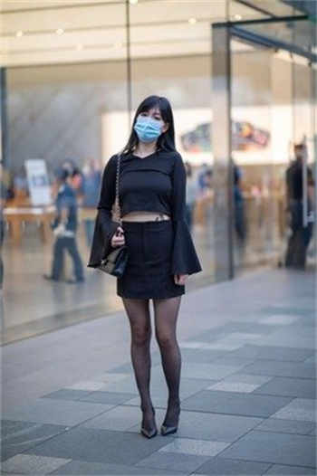 被激怒怒的快递员