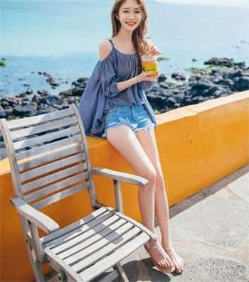 露营地的妻子