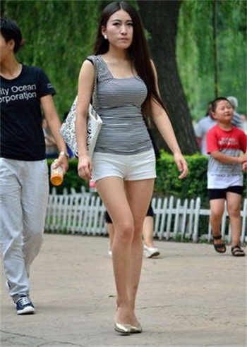 严厉女王vk