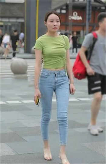 rct250外送披萨女1
